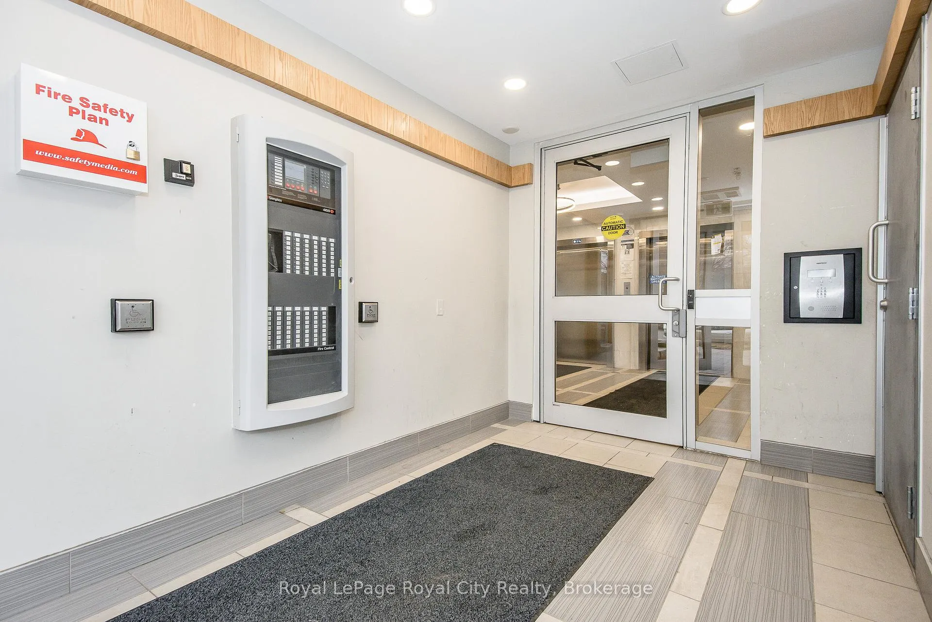 Photo 22 of Unit 186, 258A Sunview Street, Waterloo, Beechwood/University — HOMEH