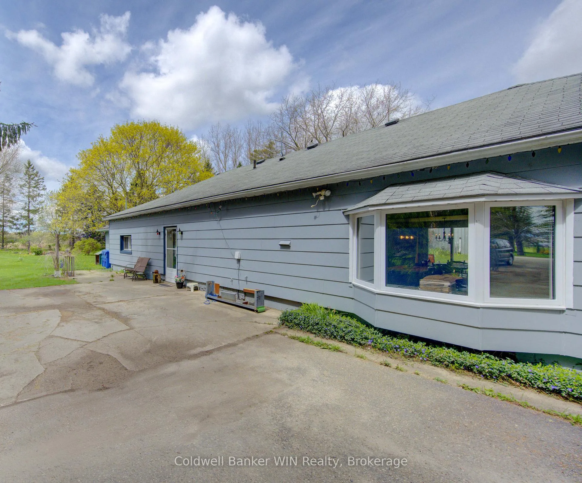 Photo 2 of 186 Mcfarlin Drive, West Grey — HOMEH