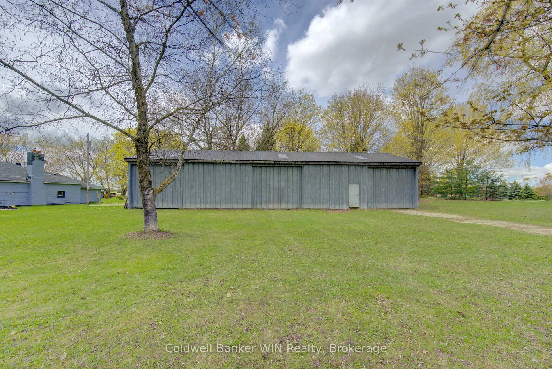 Photo 32 of 186 Mcfarlin Drive, West Grey — HOMEH