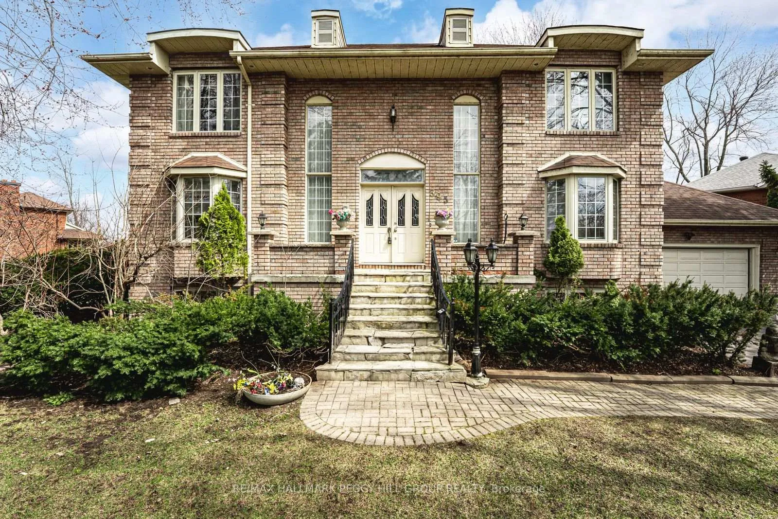 Photo 2 of 395 Collins Drive, Orillia — HOMEH