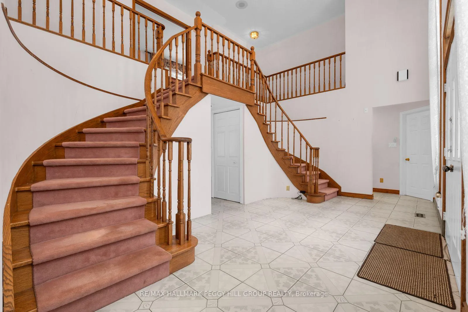 Photo 4 of 395 Collins Drive, Orillia — HOMEH