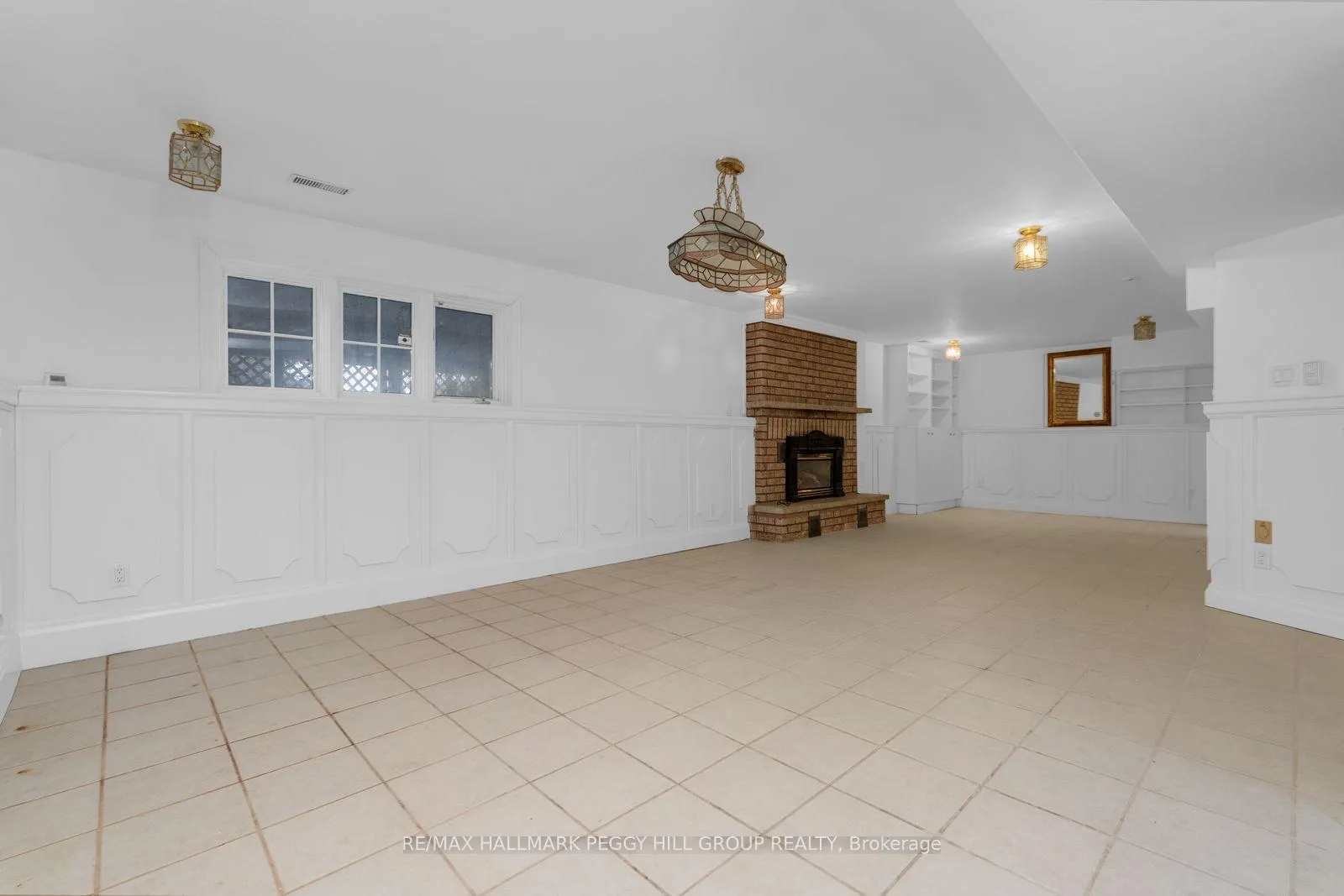 Photo 17 of 395 Collins Drive, Orillia — HOMEH