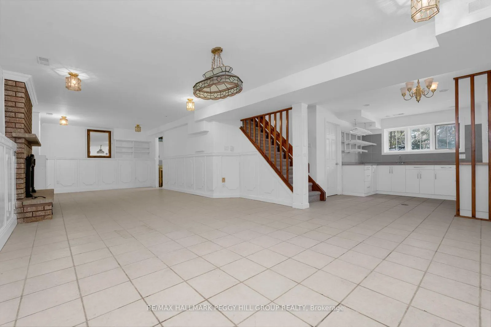 Photo 18 of 395 Collins Drive, Orillia — HOMEH