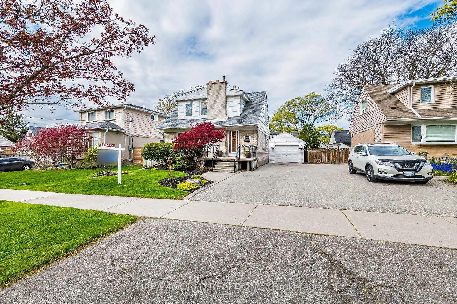 Photo 3 of 6 Esmond Crescent, Etobicoke, Elms-Old Rexdale — HOMEH