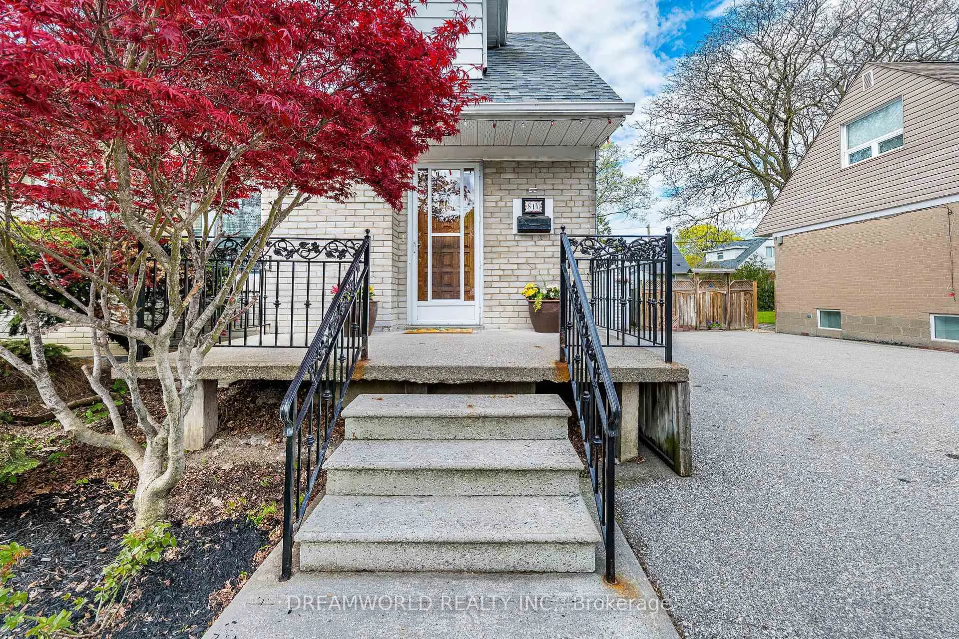 Photo 5 of 6 Esmond Crescent, Etobicoke, Elms-Old Rexdale — HOMEH