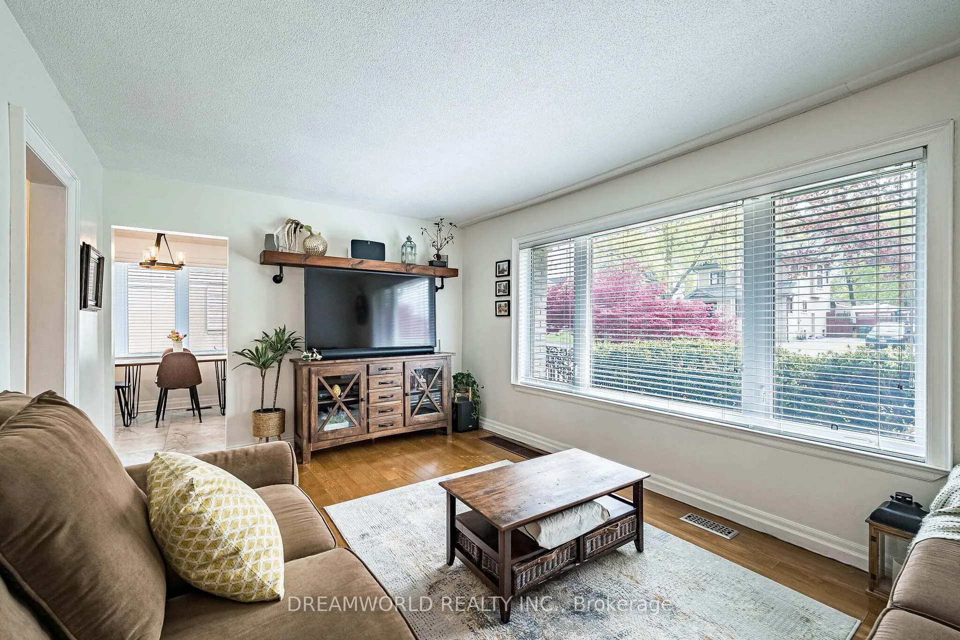 Photo 16 of 6 Esmond Crescent, Etobicoke, Elms-Old Rexdale — HOMEH
