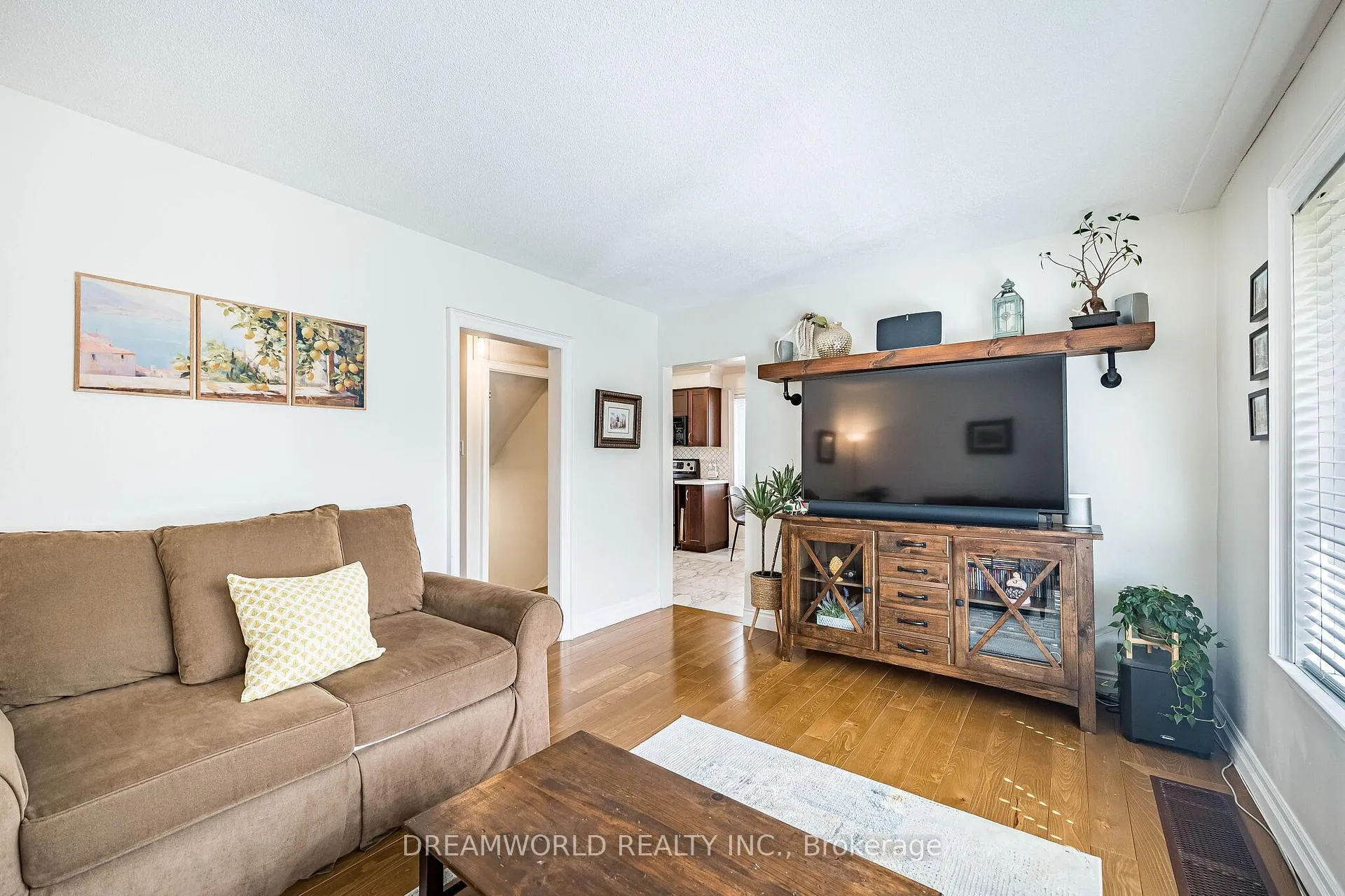 Photo 17 of 6 Esmond Crescent, Etobicoke, Elms-Old Rexdale — HOMEH