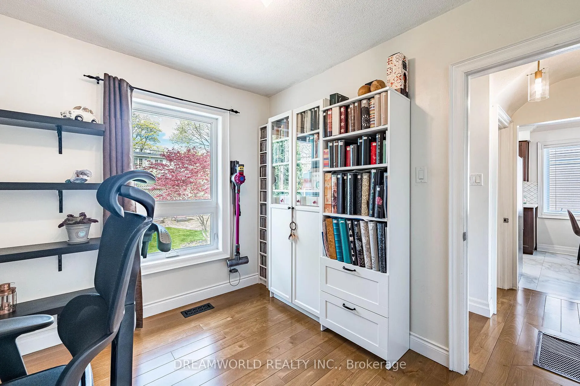 Photo 20 of 6 Esmond Crescent, Etobicoke, Elms-Old Rexdale — HOMEH