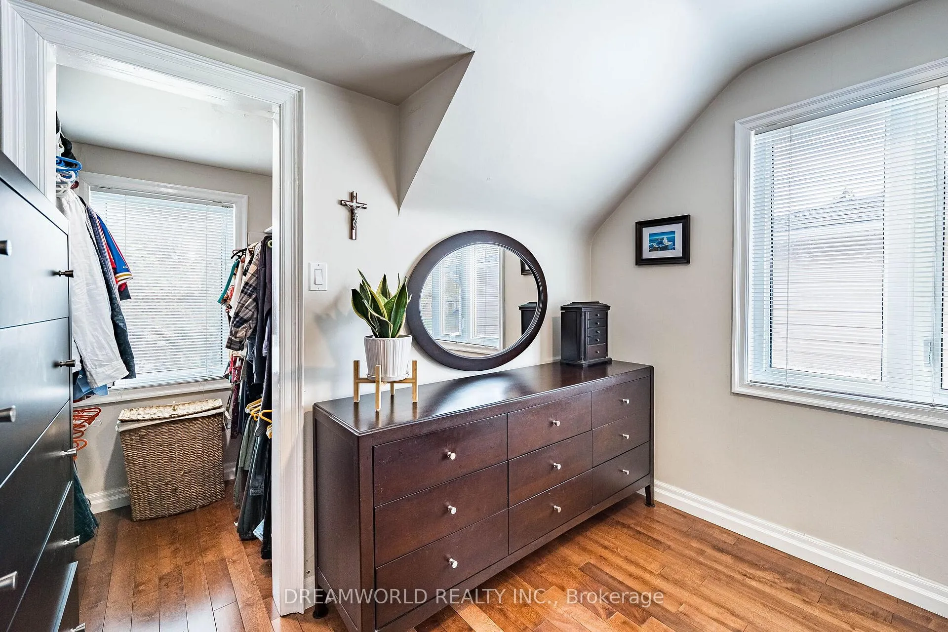 Photo 25 of 6 Esmond Crescent, Etobicoke, Elms-Old Rexdale — HOMEH