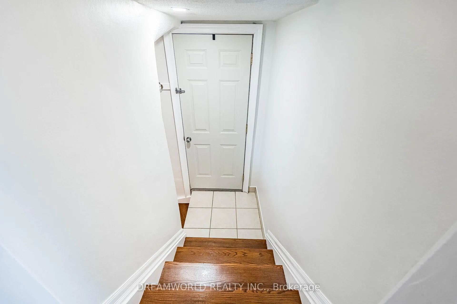 Photo 31 of 6 Esmond Crescent, Etobicoke, Elms-Old Rexdale — HOMEH
