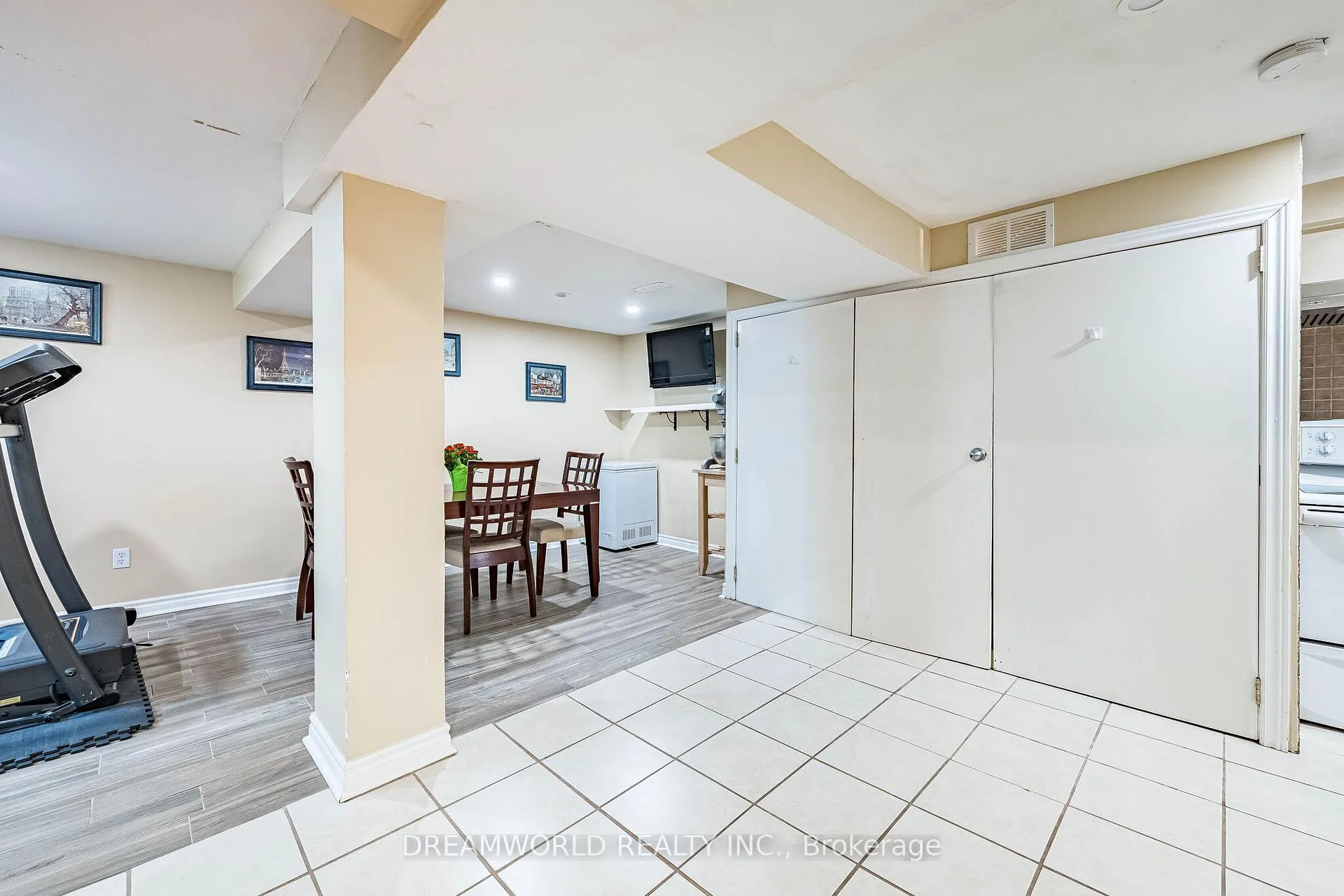 Photo 33 of 6 Esmond Crescent, Etobicoke, Elms-Old Rexdale — HOMEH