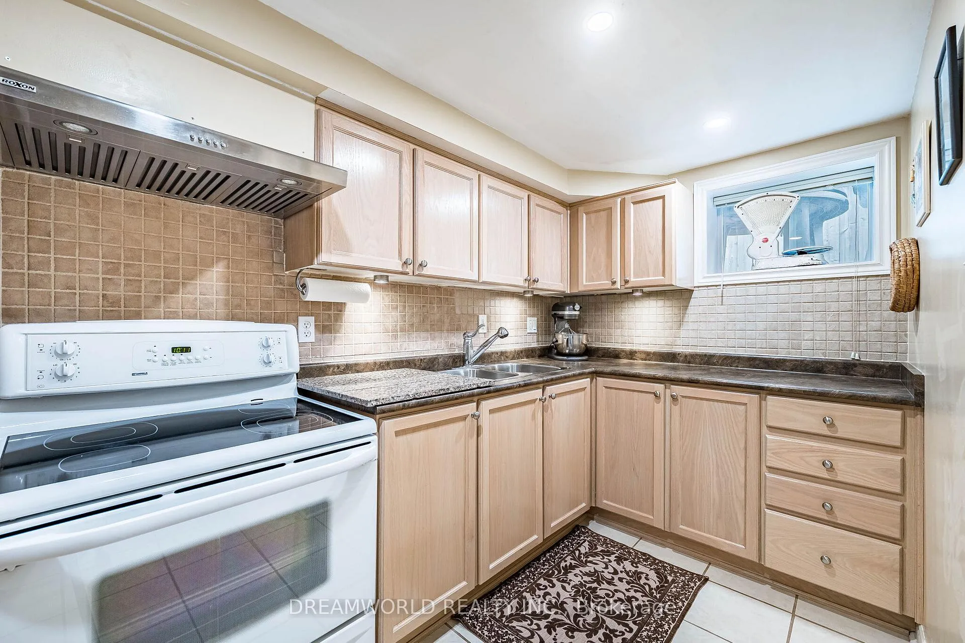 Photo 38 of 6 Esmond Crescent, Etobicoke, Elms-Old Rexdale — HOMEH
