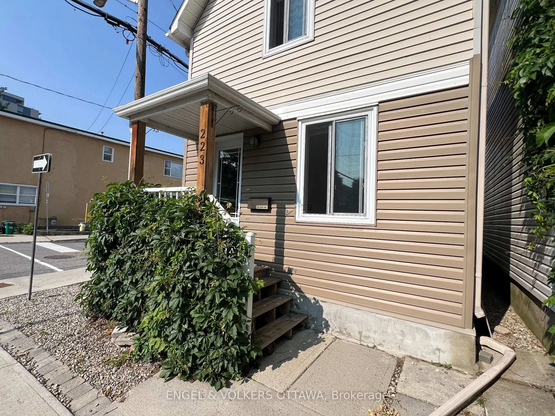 Photo 2 of 223 Carruthers Avenue, Ottawa, Hintonburg — HOMEH