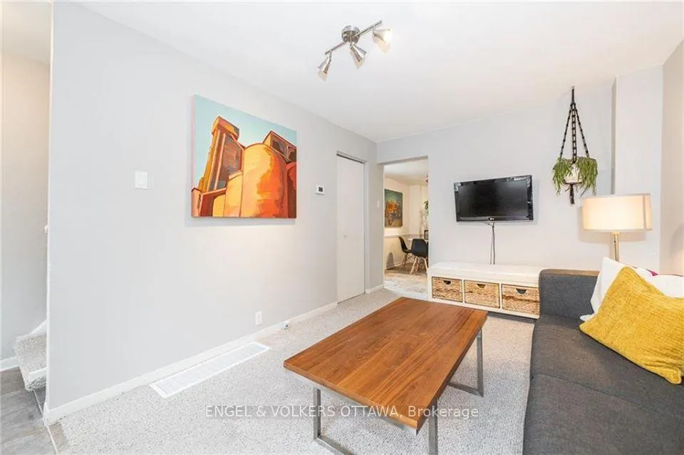 Photo 5 of 223 Carruthers Avenue, Ottawa, Hintonburg — HOMEH