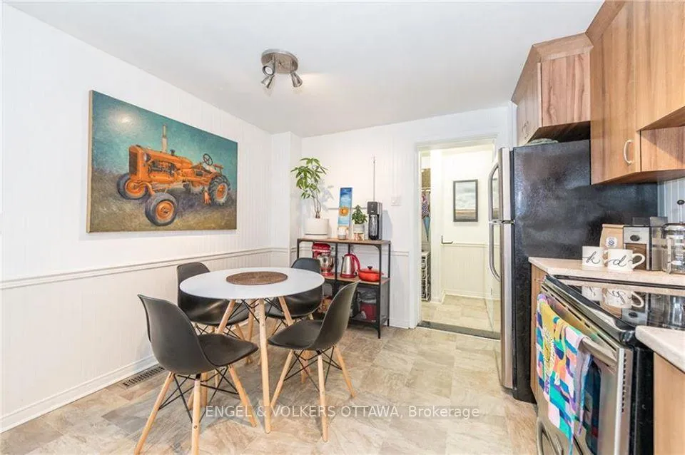Photo 9 of 223 Carruthers Avenue, Ottawa, Hintonburg — HOMEH