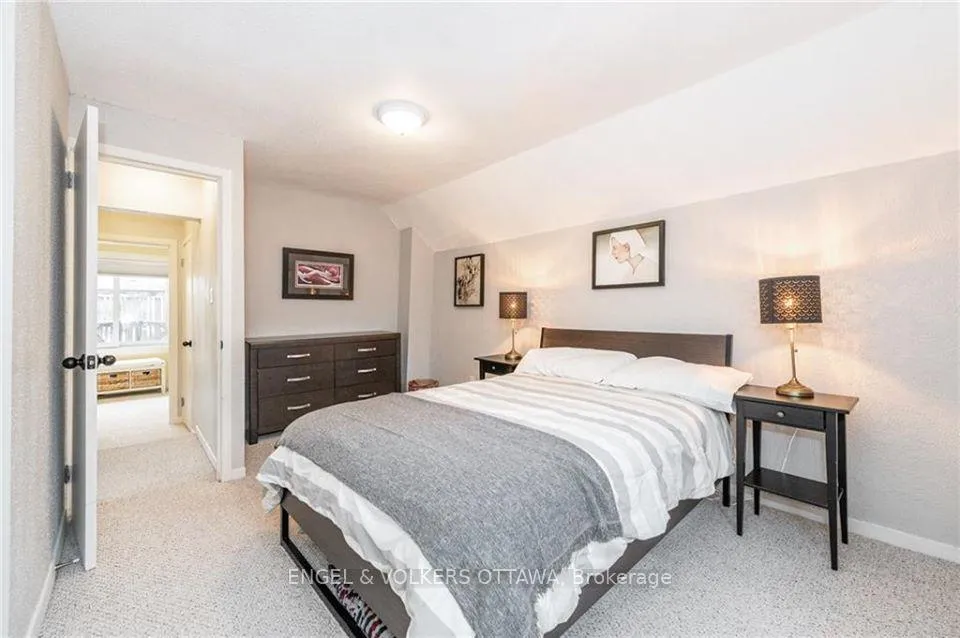 Photo 15 of 223 Carruthers Avenue, Ottawa, Hintonburg — HOMEH
