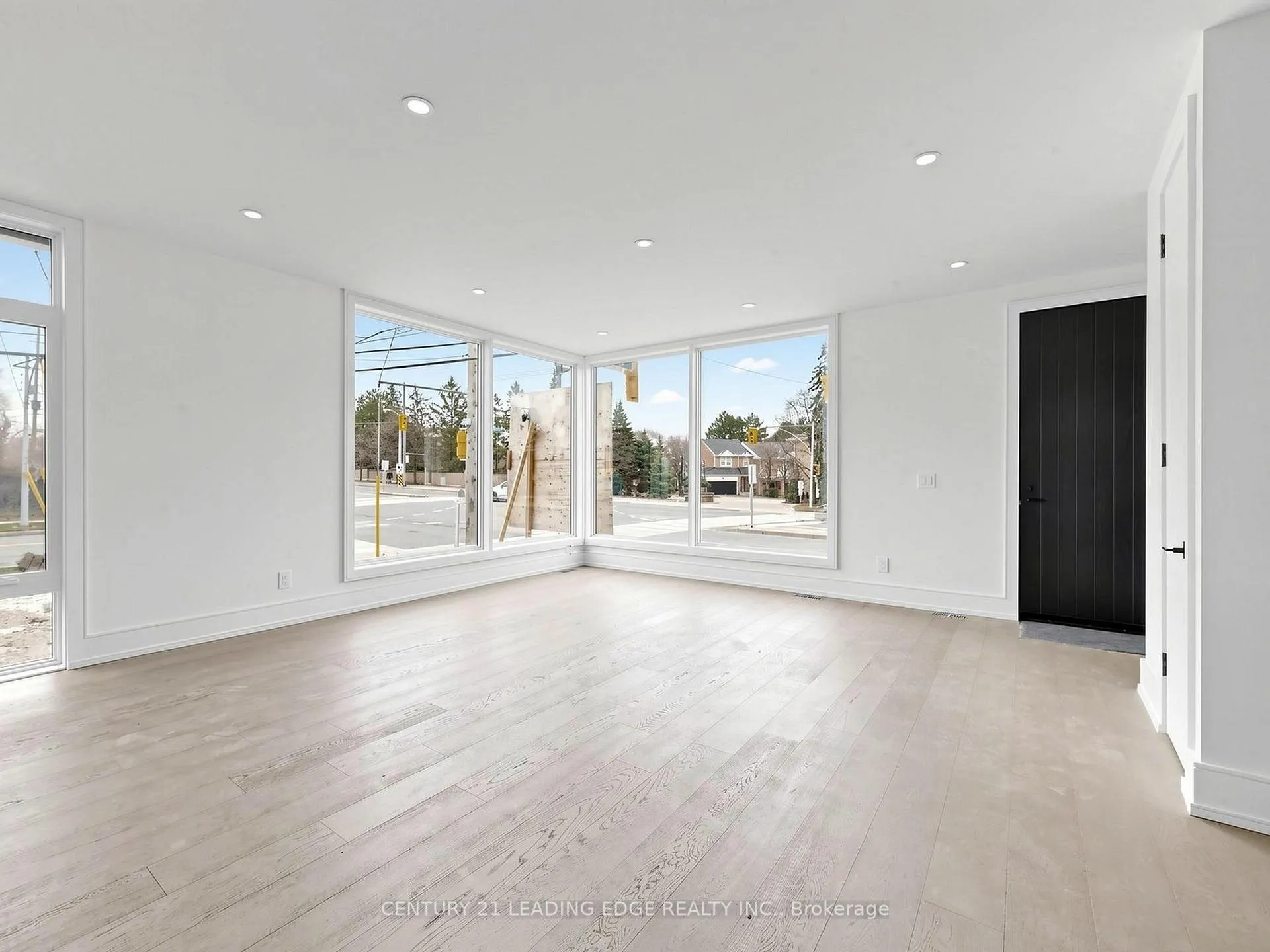 Photo 2 of Unit 3, 170 Dixon Road, Etobicoke, Kingsview Village-The Westway — HOMEH
