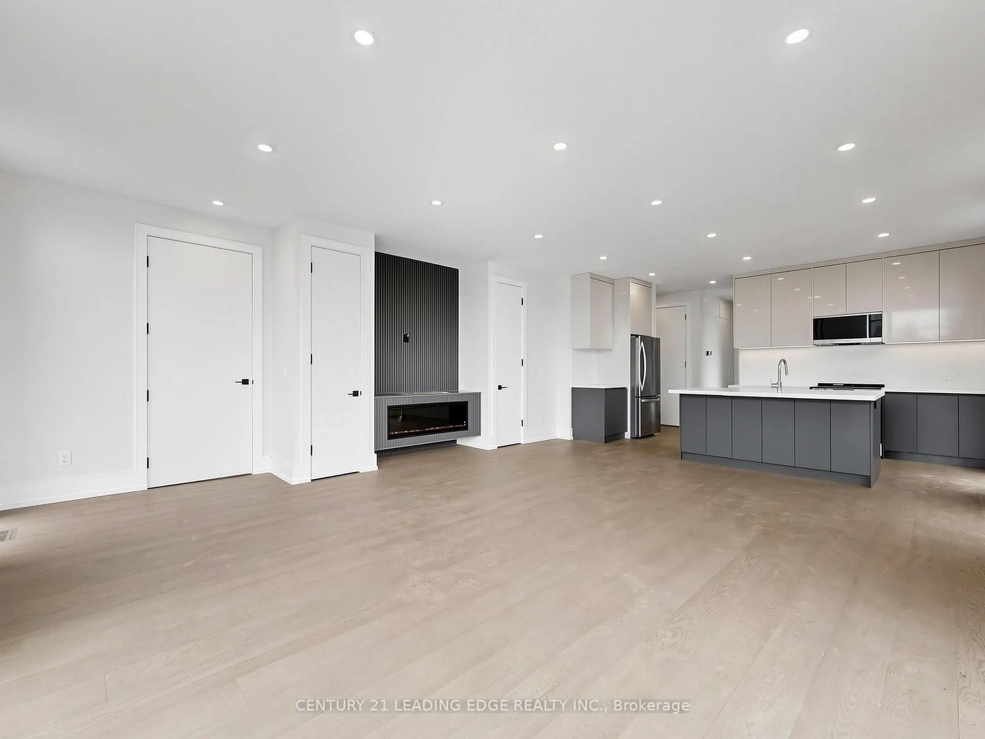 Photo 33 of Unit 3, 170 Dixon Road, Etobicoke, Kingsview Village-The Westway — HOMEH