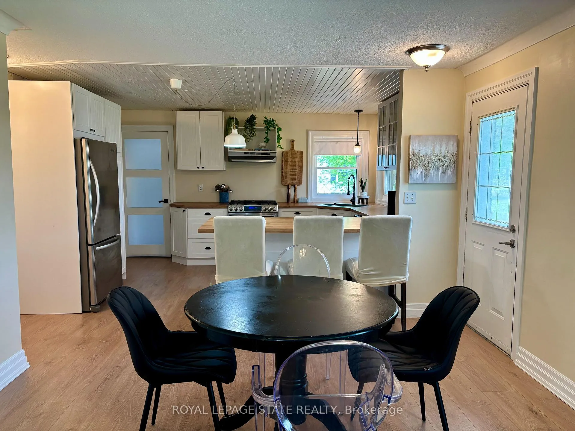 Photo 5 of 104 Diltz Road, Haldimand, Dunnville — HOMEH
