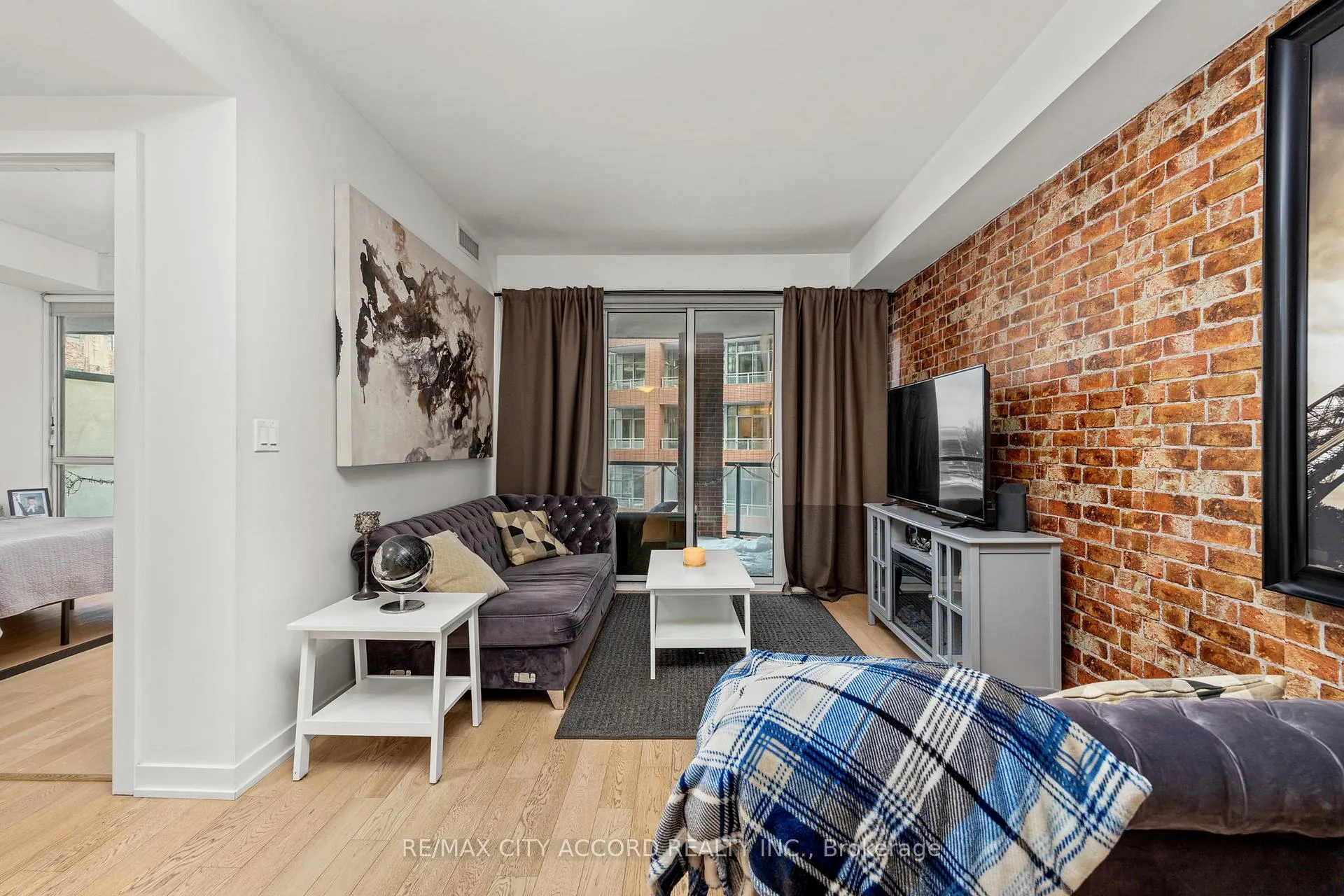 Photo 2 of Unit 311, 20 Bruyeres Mews, Toronto, Niagara — HOMEH