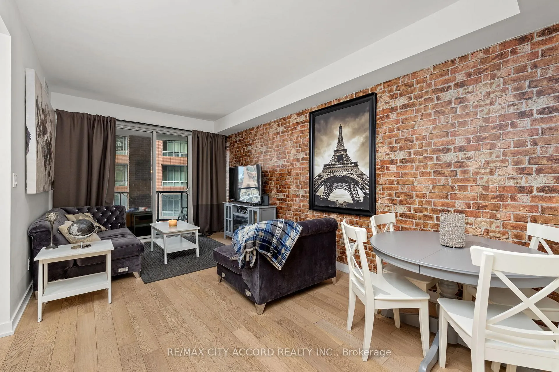 Photo 3 of Unit 311, 20 Bruyeres Mews, Toronto, Niagara — HOMEH