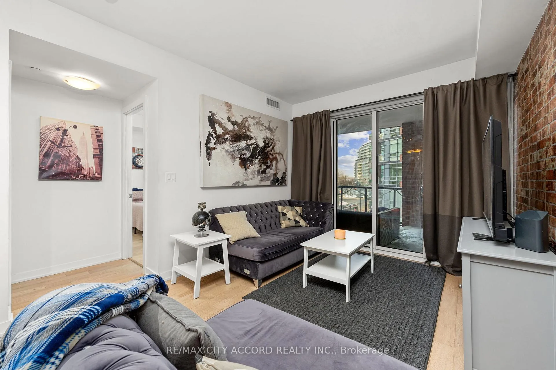 Photo 4 of Unit 311, 20 Bruyeres Mews, Toronto, Niagara — HOMEH