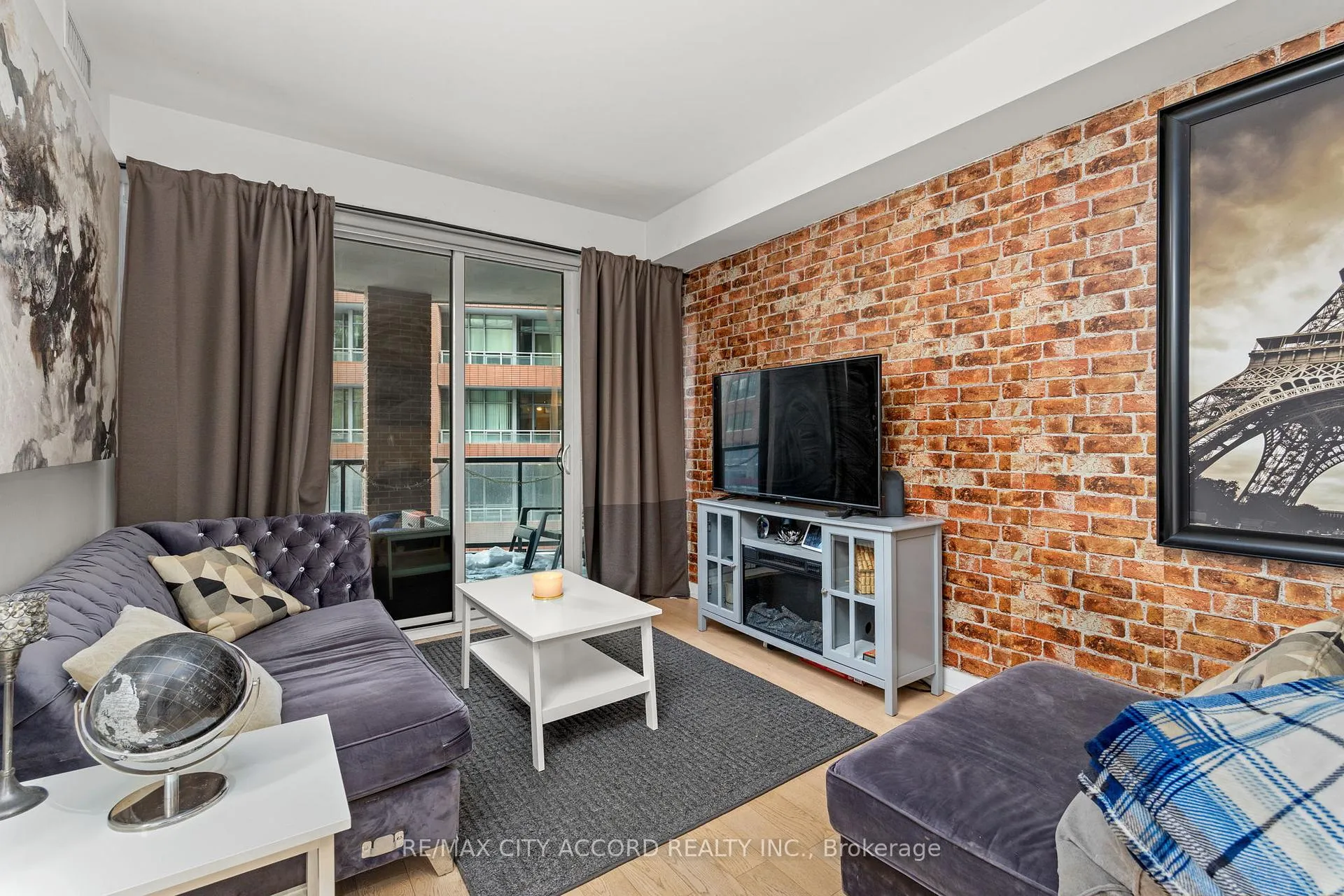 Photo 6 of Unit 311, 20 Bruyeres Mews, Toronto, Niagara — HOMEH