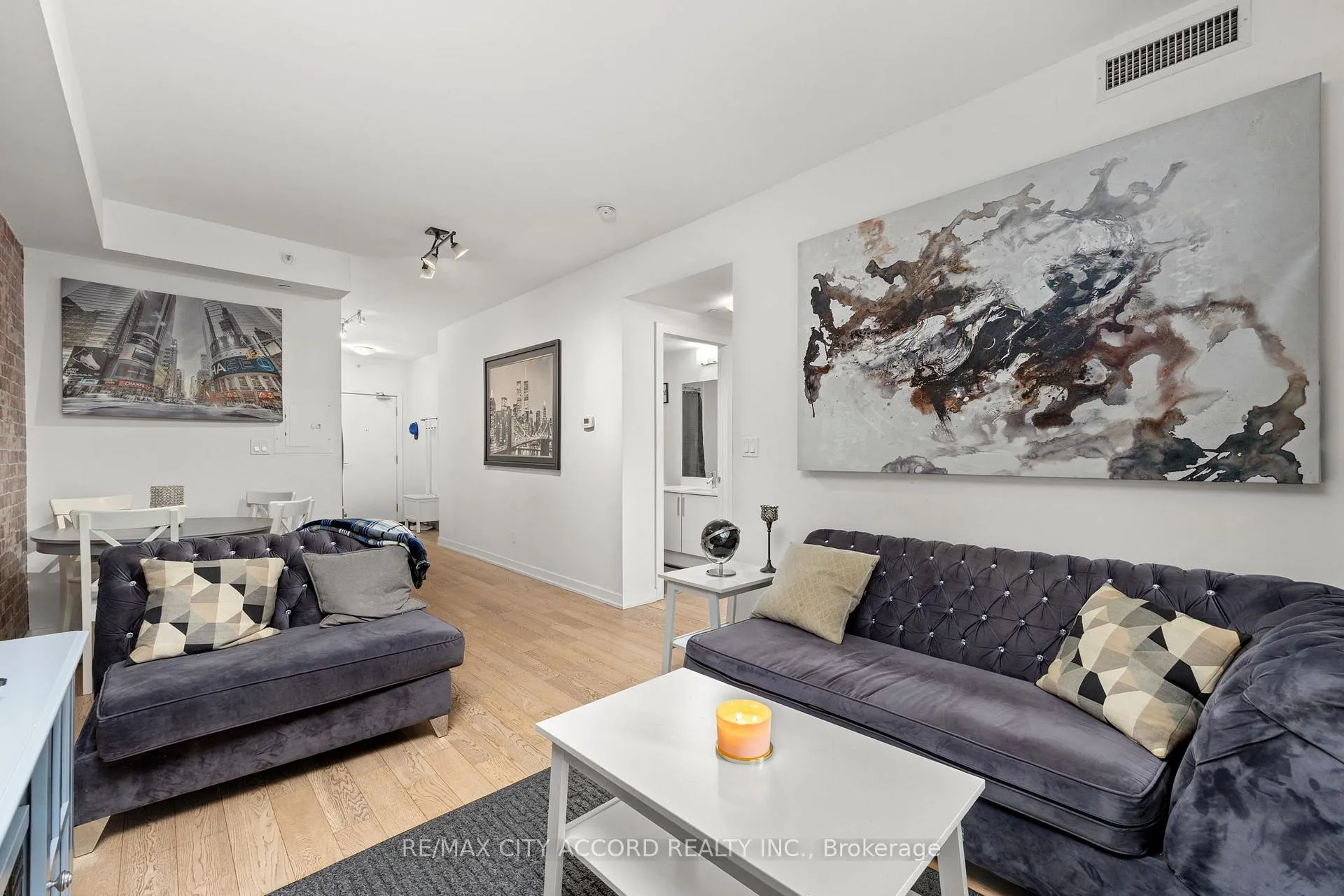 Photo 7 of Unit 311, 20 Bruyeres Mews, Toronto, Niagara — HOMEH