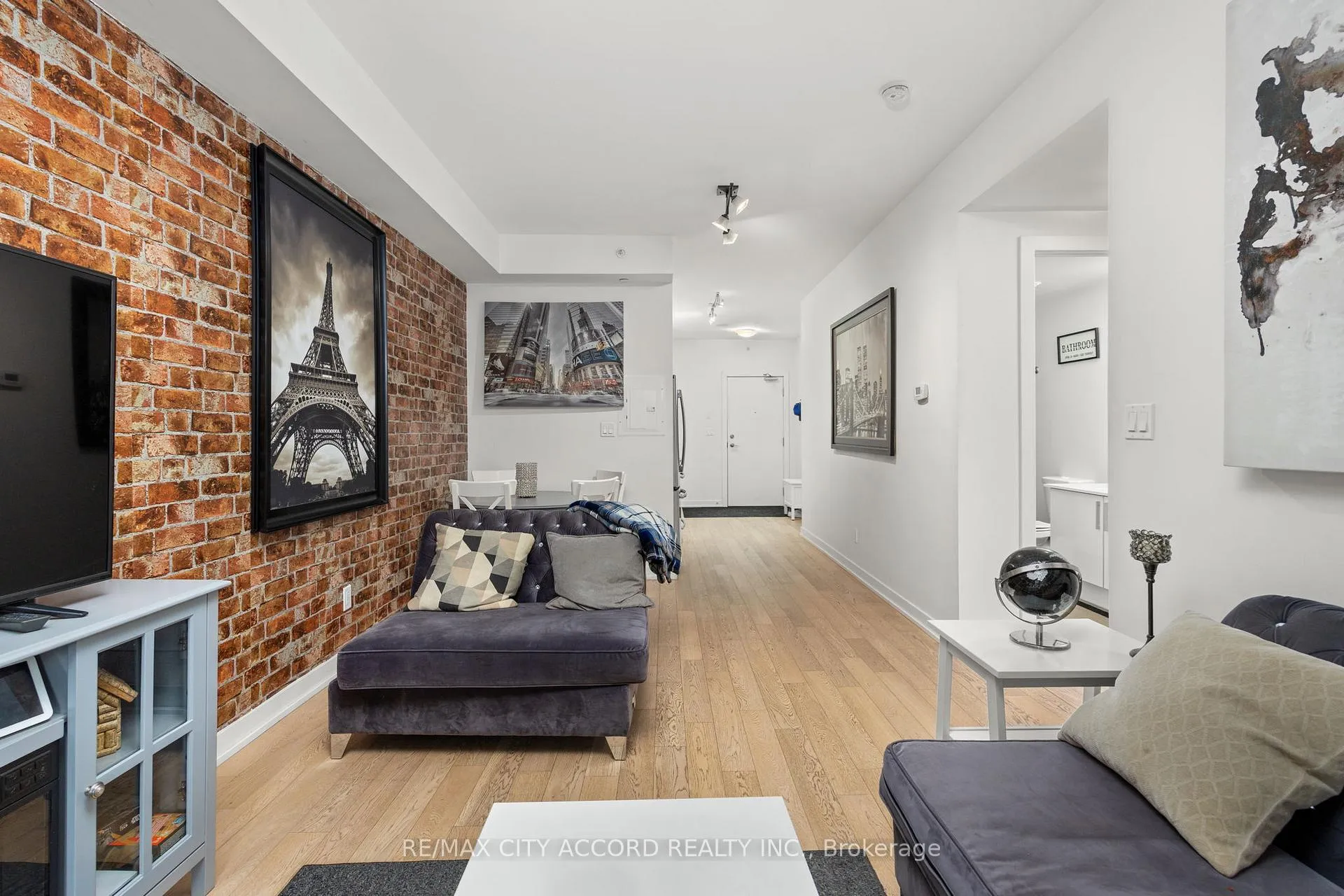 Photo 8 of Unit 311, 20 Bruyeres Mews, Toronto, Niagara — HOMEH