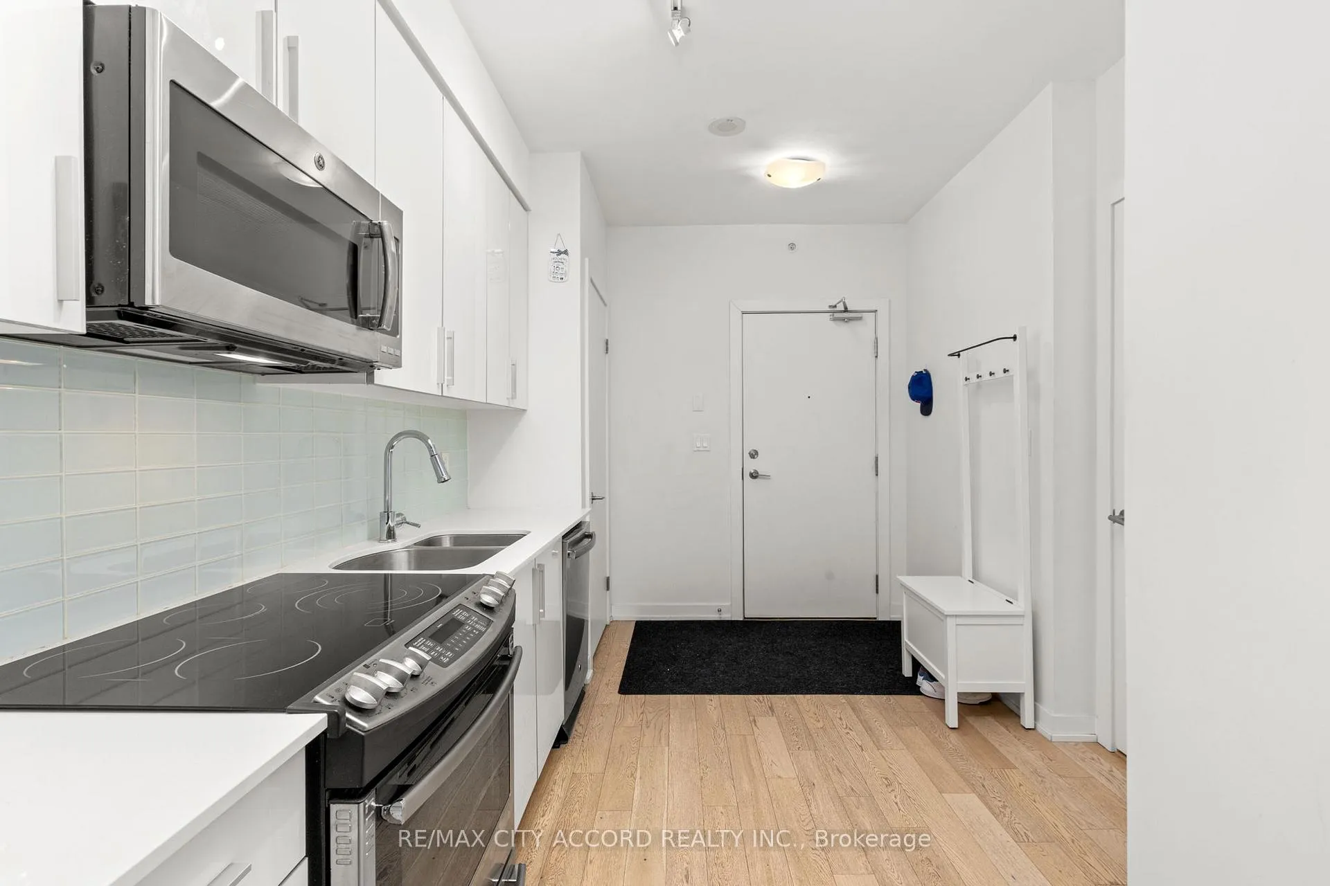 Photo 10 of Unit 311, 20 Bruyeres Mews, Toronto, Niagara — HOMEH