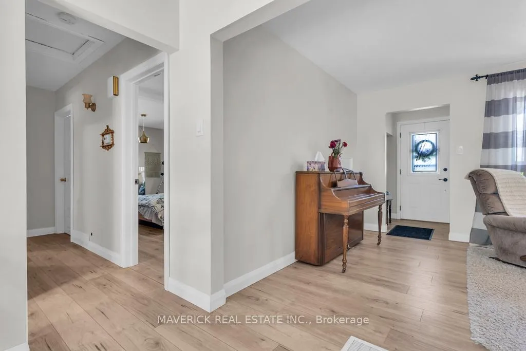 Photo 6 of 1679 Dale Street, London, East H — HOMEH