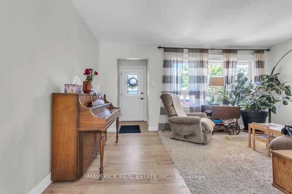 Photo 7 of 1679 Dale Street, London, East H — HOMEH