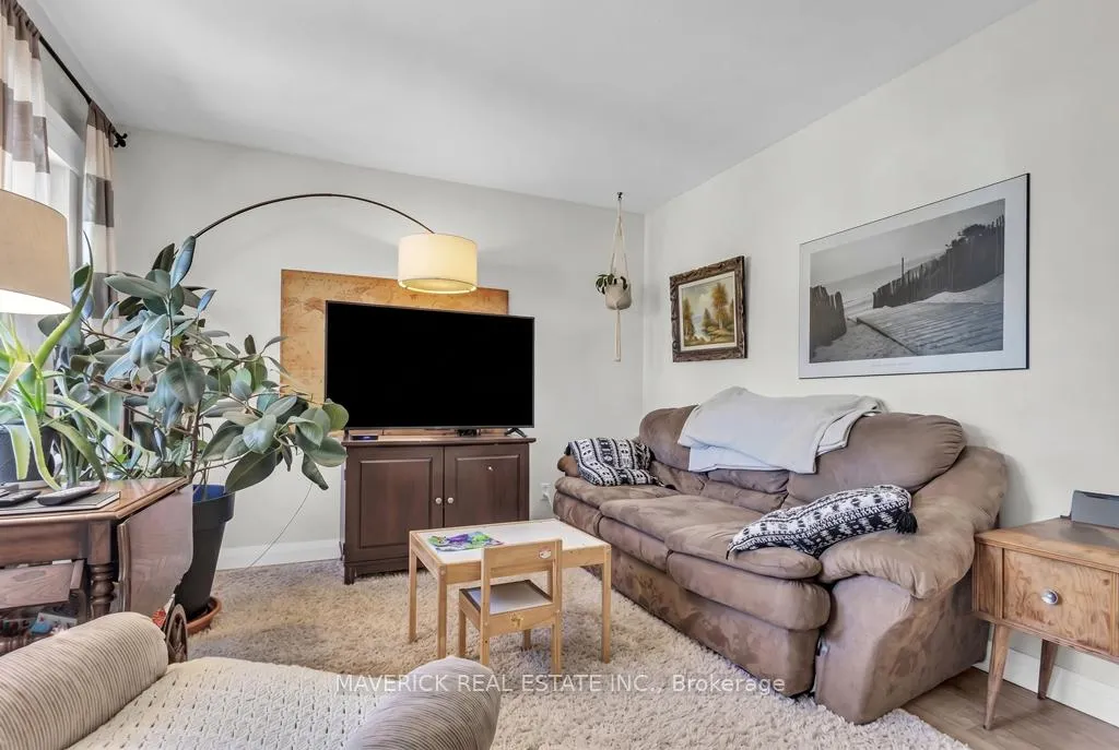 Photo 8 of 1679 Dale Street, London, East H — HOMEH