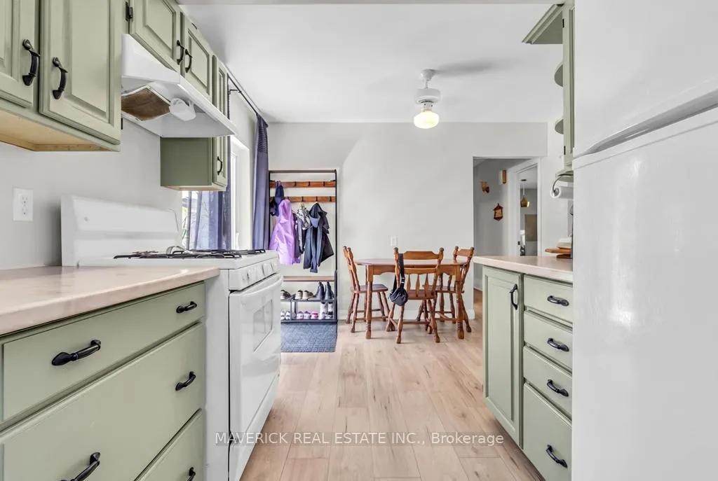 Photo 11 of 1679 Dale Street, London, East H — HOMEH