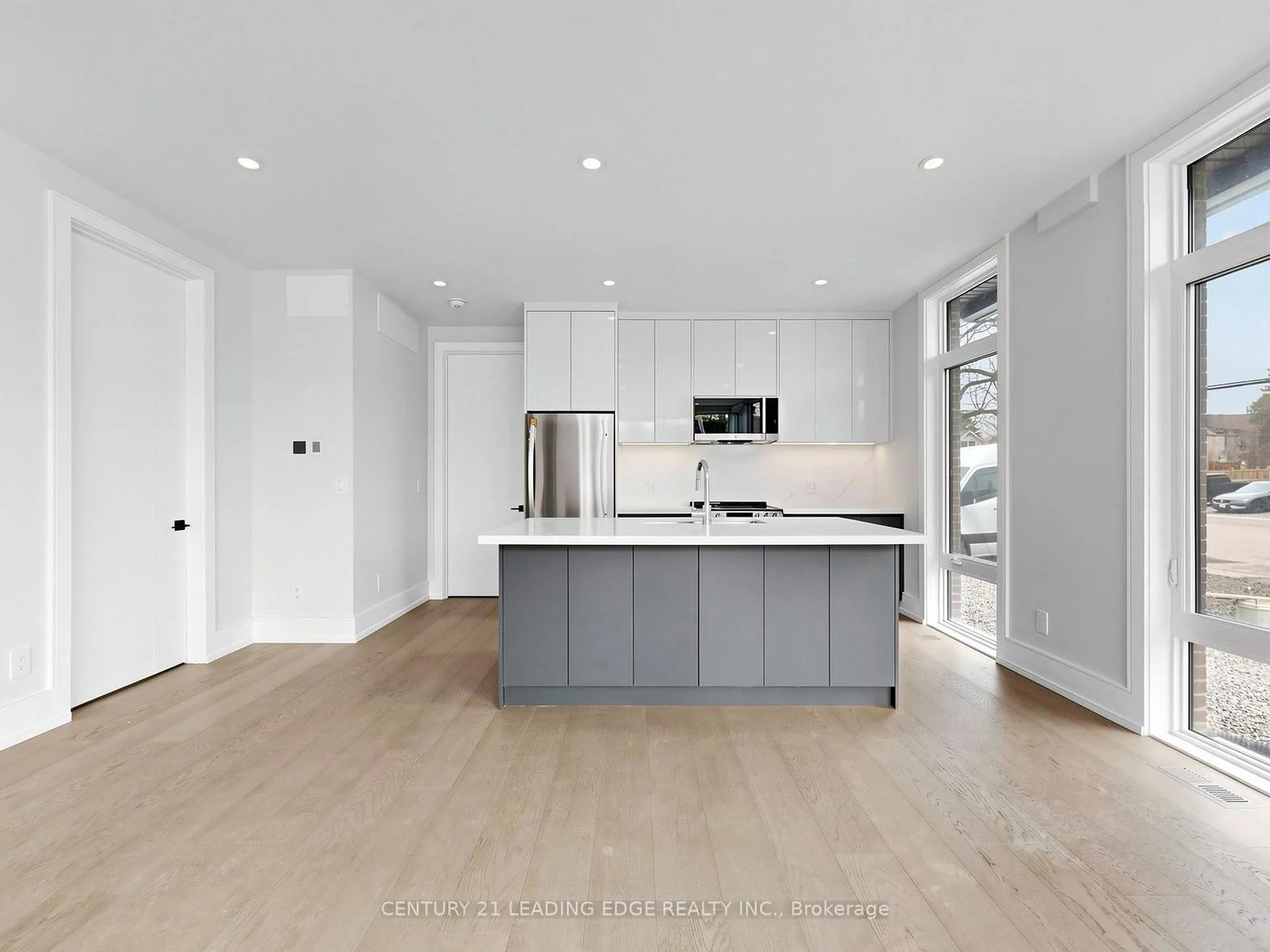 Photo 6 of Unit 1, 170 Dixon Road, Etobicoke, Kingsview Village-The Westway — HOMEH
