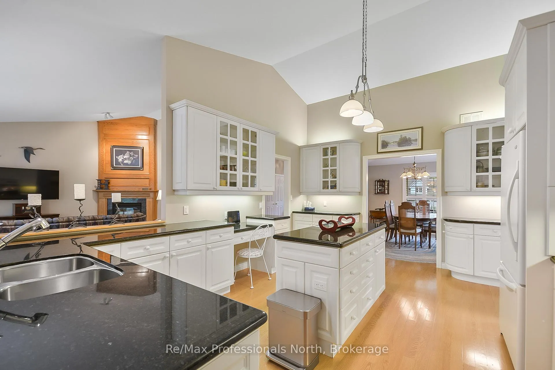Photo 8 of 160 Tiffany Trail, Gravenhurst, Muskoka (S) — HOMEH