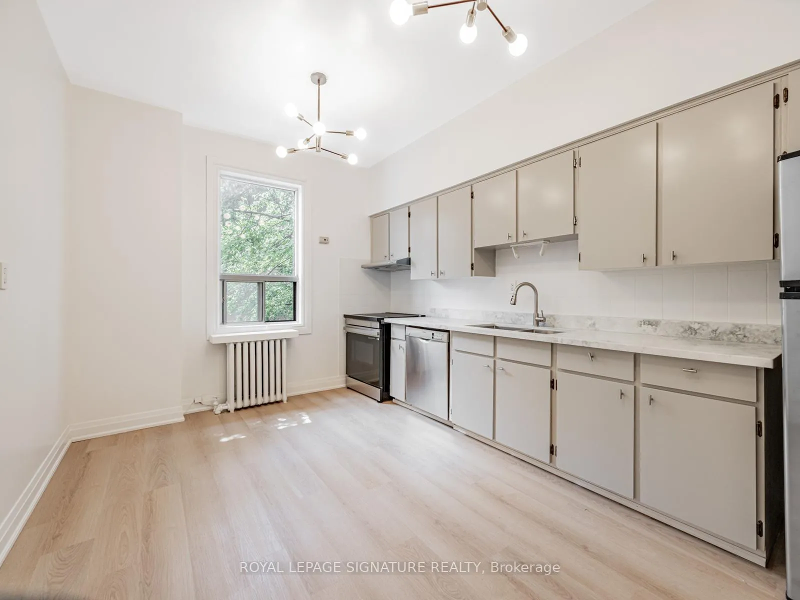 Photo 4 of Unit 2, 1 Bellwoods Park, Toronto, Trinity-Bellwoods — HOMEH