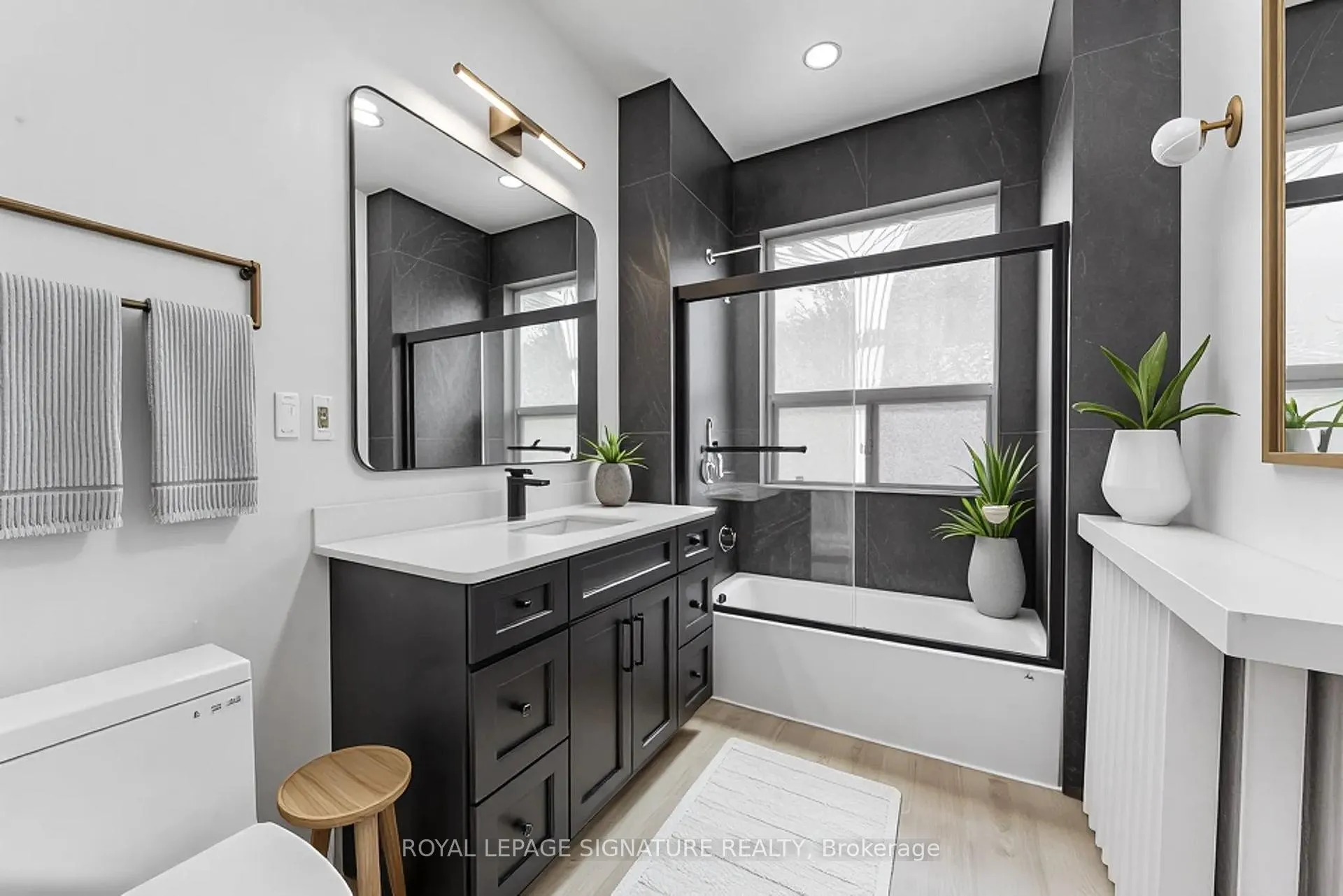Photo 11 of Unit 2, 1 Bellwoods Park, Toronto, Trinity-Bellwoods — HOMEH