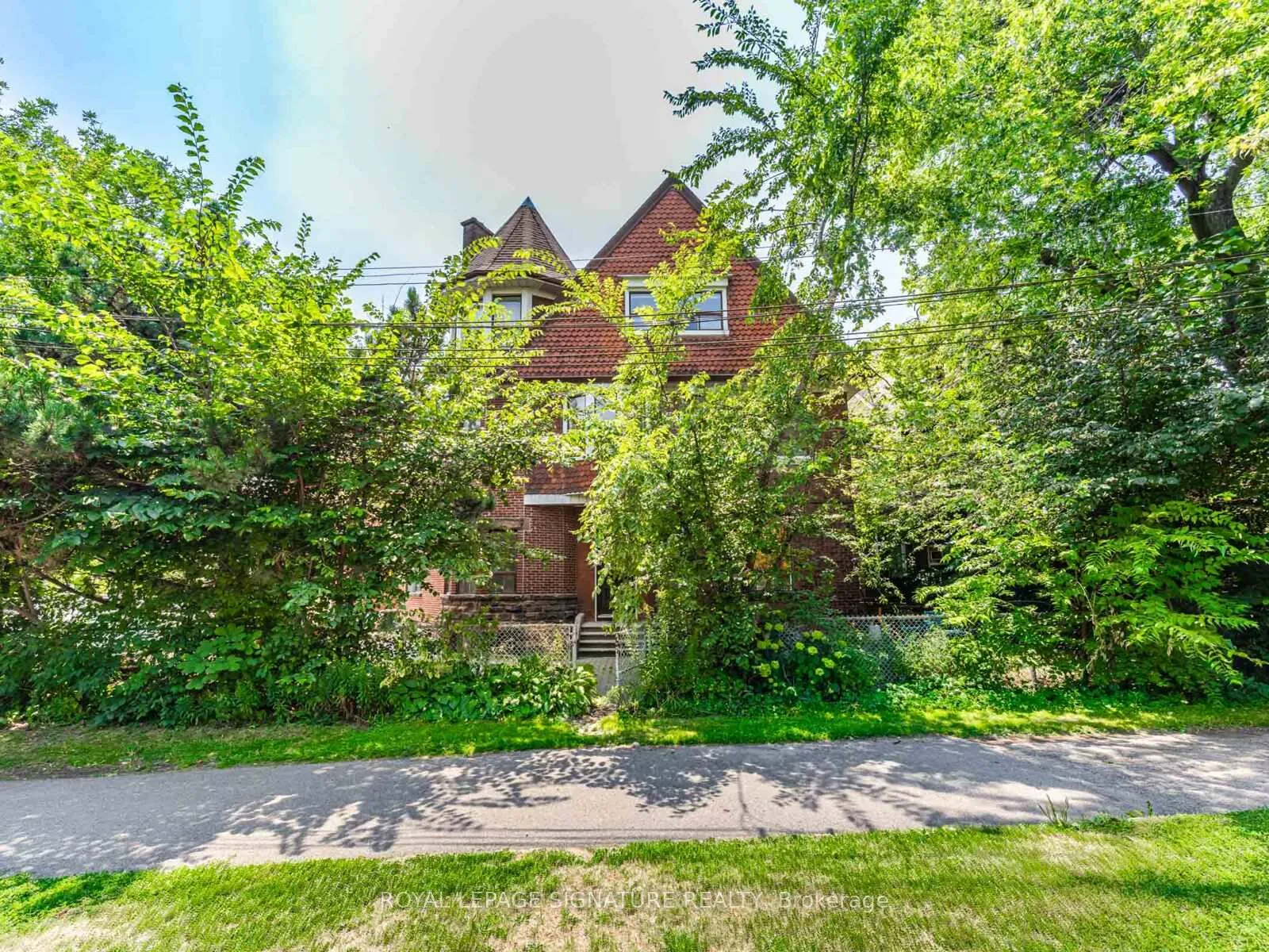 Photo 13 of Unit 2, 1 Bellwoods Park, Toronto, Trinity-Bellwoods — HOMEH