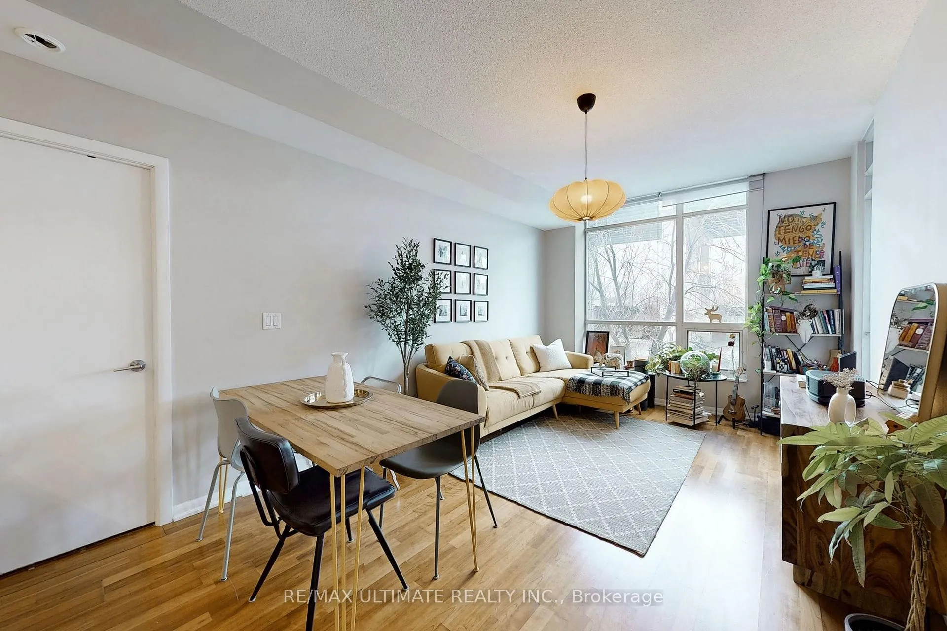 Photo 4 of Unit 228, 231 Fort York Boulevard, Toronto, Niagara — HOMEH