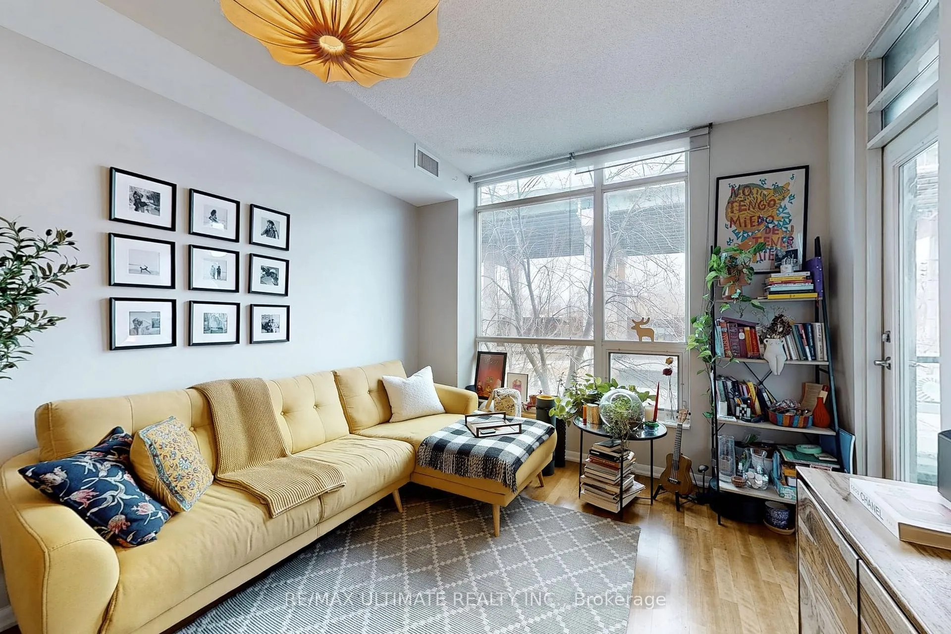 Photo 5 of Unit 228, 231 Fort York Boulevard, Toronto, Niagara — HOMEH