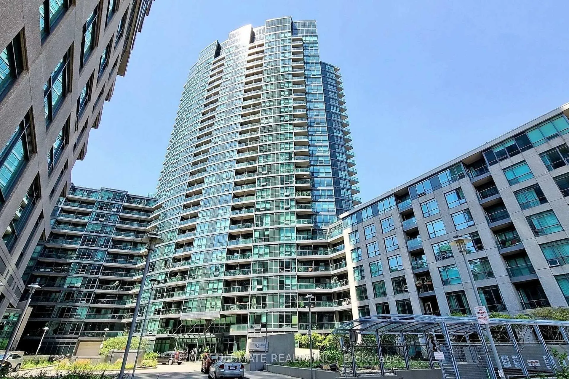Photo 6 of Unit 228, 231 Fort York Boulevard, Toronto, Niagara — HOMEH