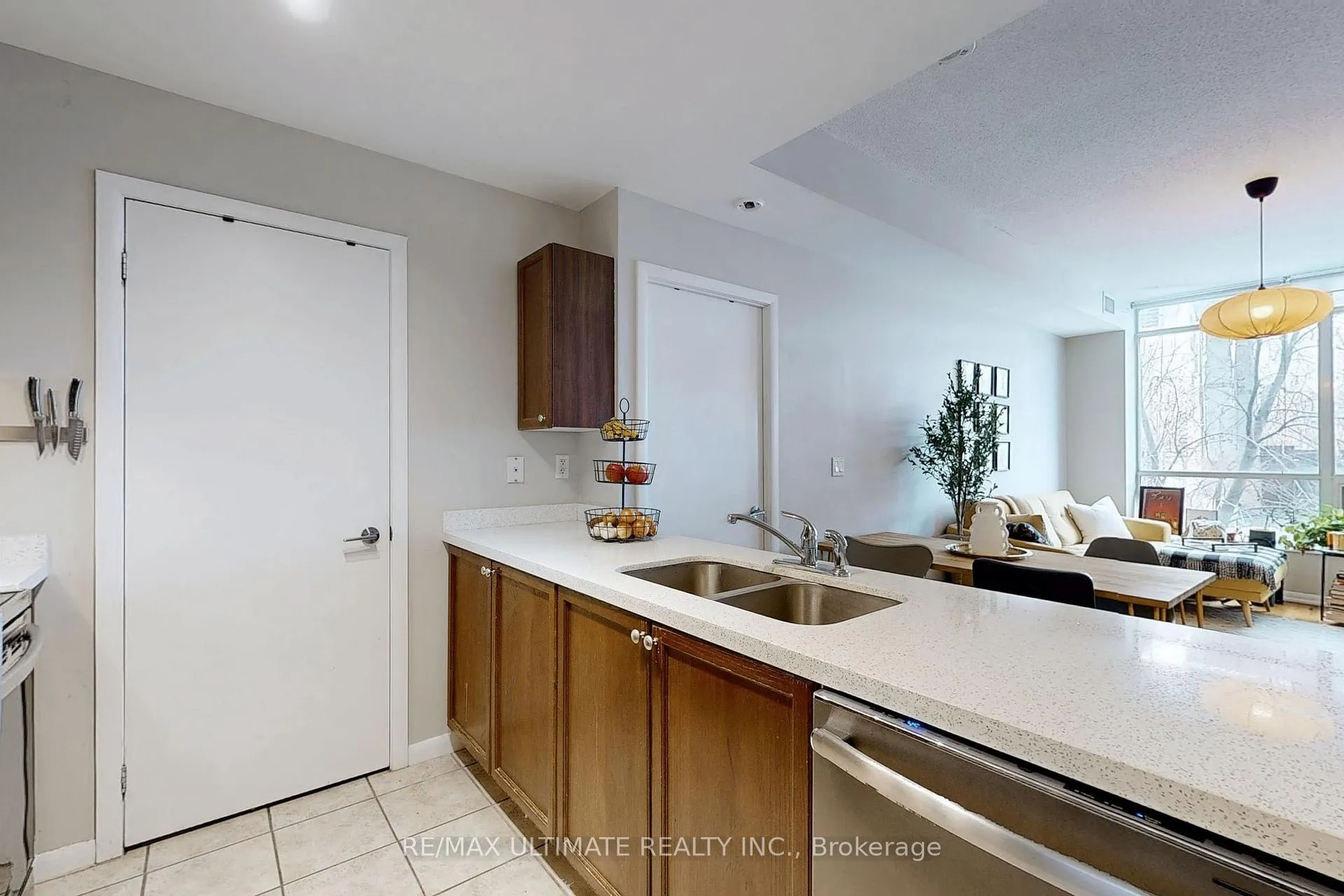 Photo 12 of Unit 228, 231 Fort York Boulevard, Toronto, Niagara — HOMEH