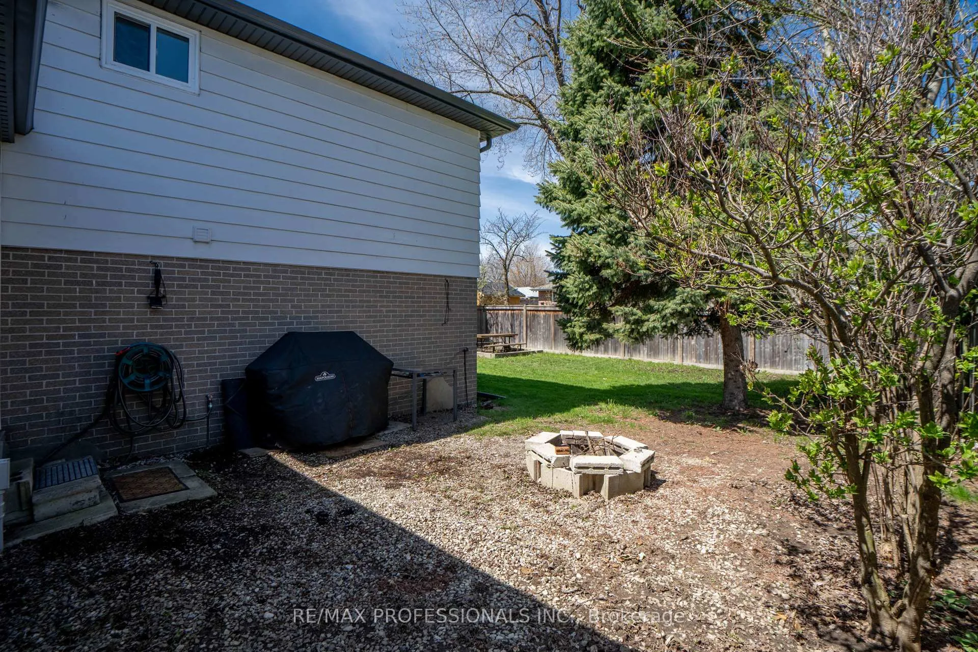 Photo 37 of 62 Caledon Crescent, Brampton, Brampton East — HOMEH