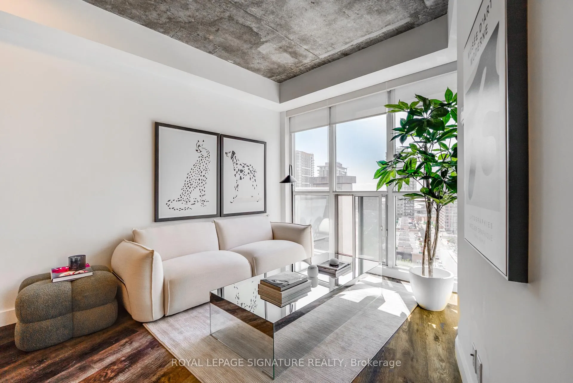 Photo 1 of Unit 1421, 1 Shaw Street, Toronto, Niagara — HOMEH