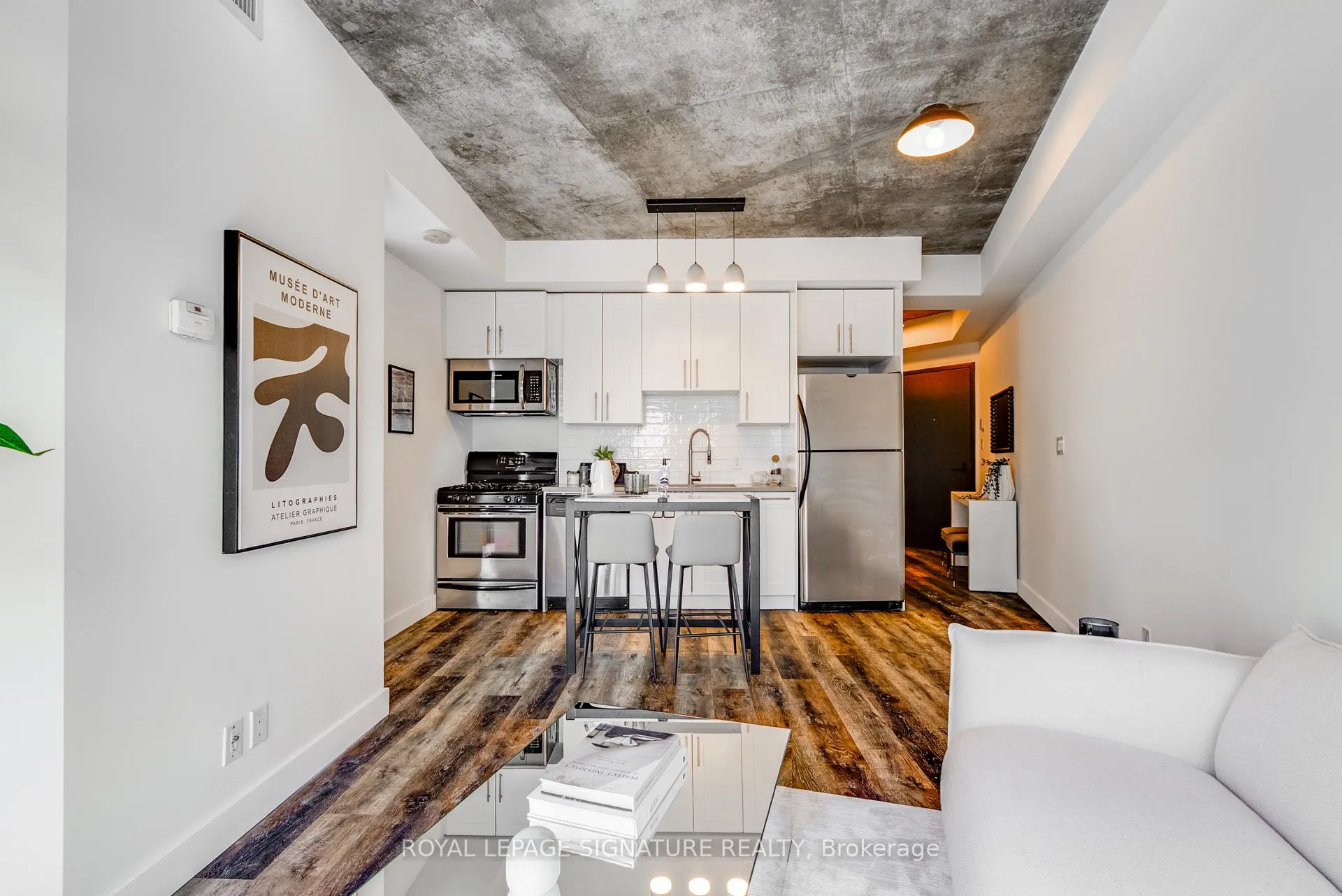 Photo 5 of Unit 1421, 1 Shaw Street, Toronto, Niagara — HOMEH