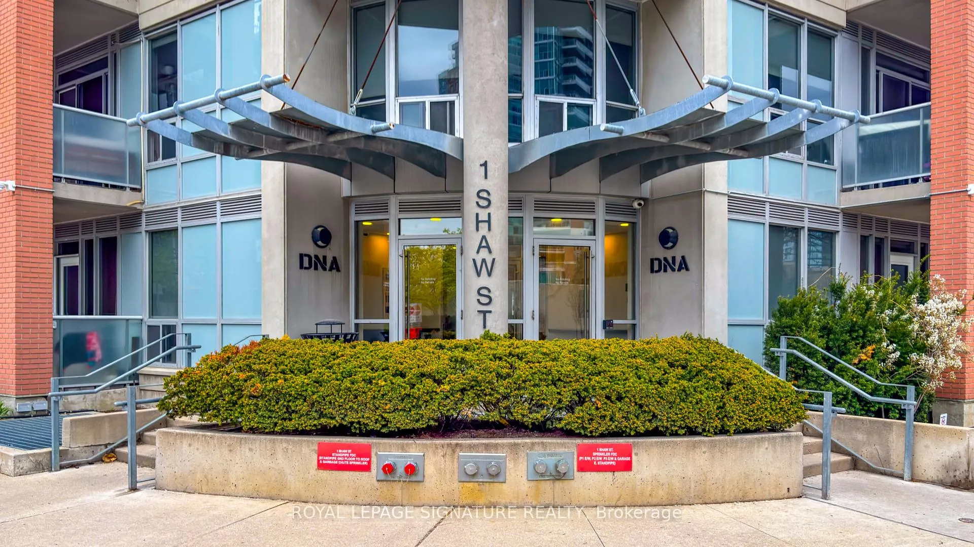 Photo 19 of Unit 1421, 1 Shaw Street, Toronto, Niagara — HOMEH