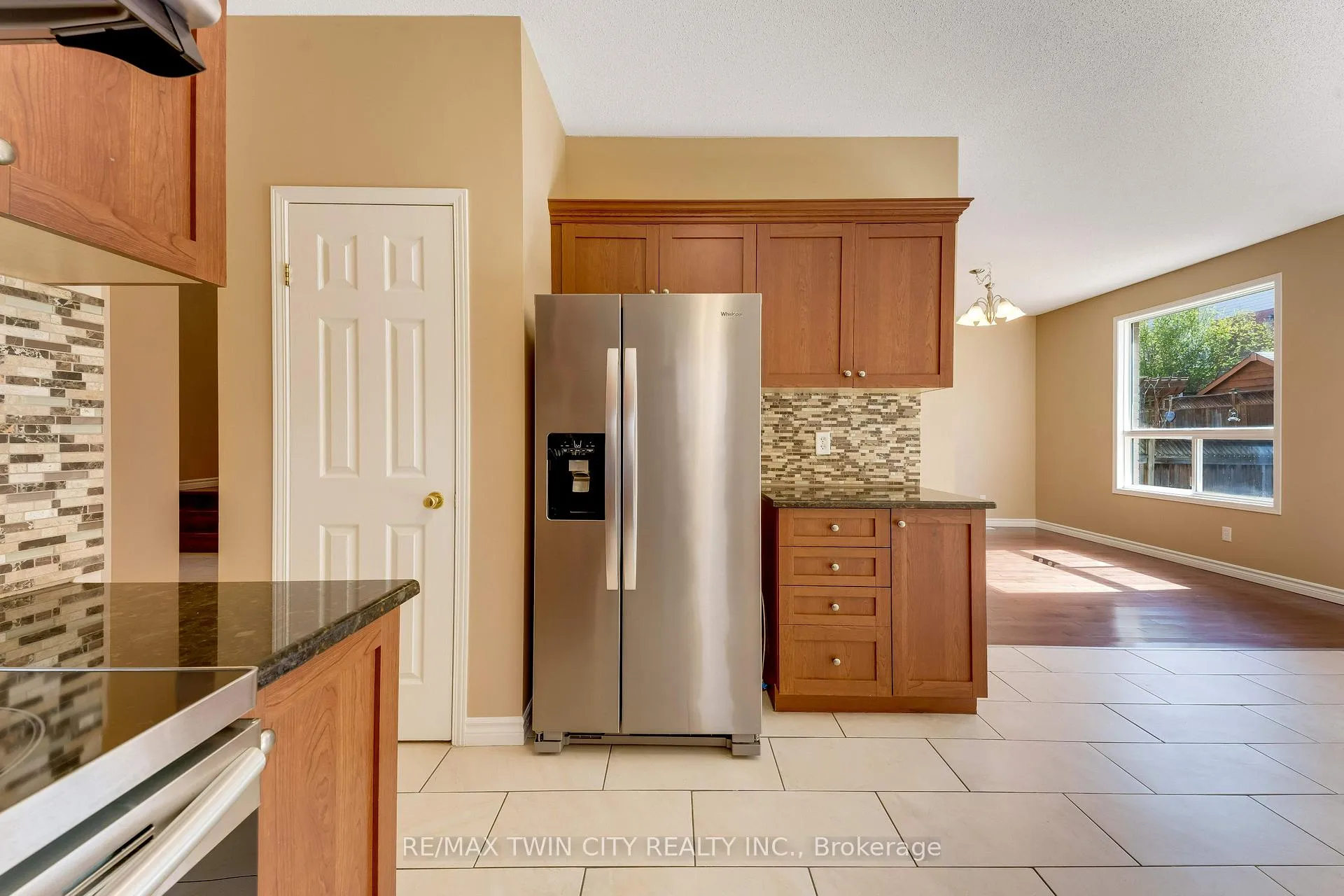 Photo 13 of 15 Isabella Street, Kitchener — HOMEH