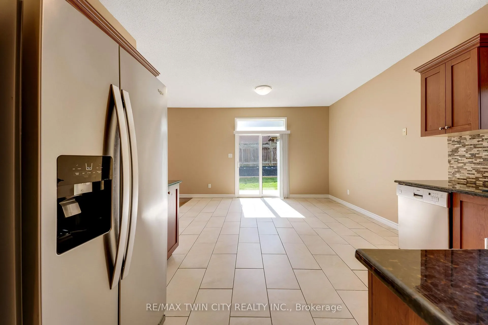 Photo 14 of 15 Isabella Street, Kitchener — HOMEH