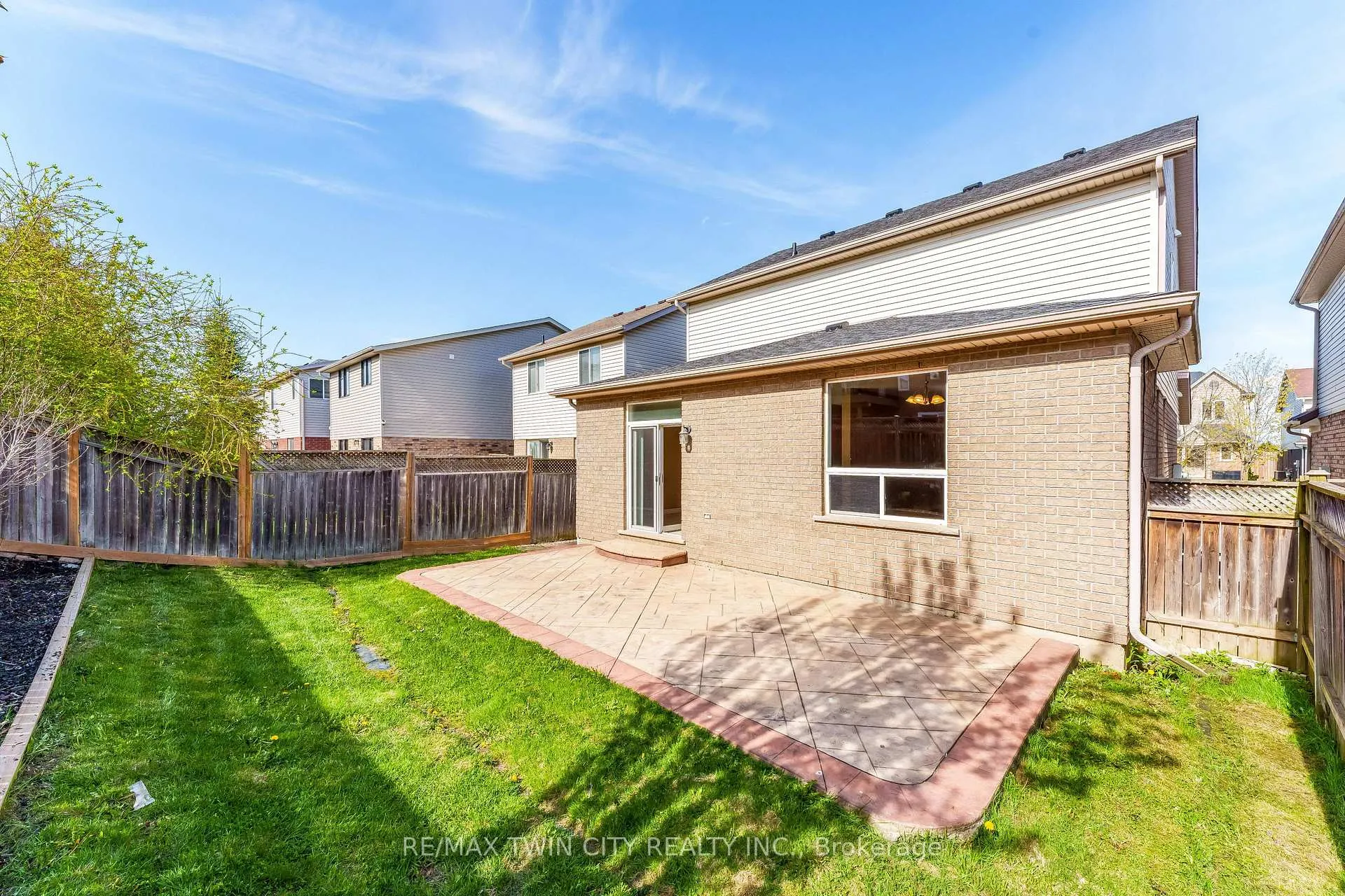 Photo 37 of 15 Isabella Street, Kitchener — HOMEH
